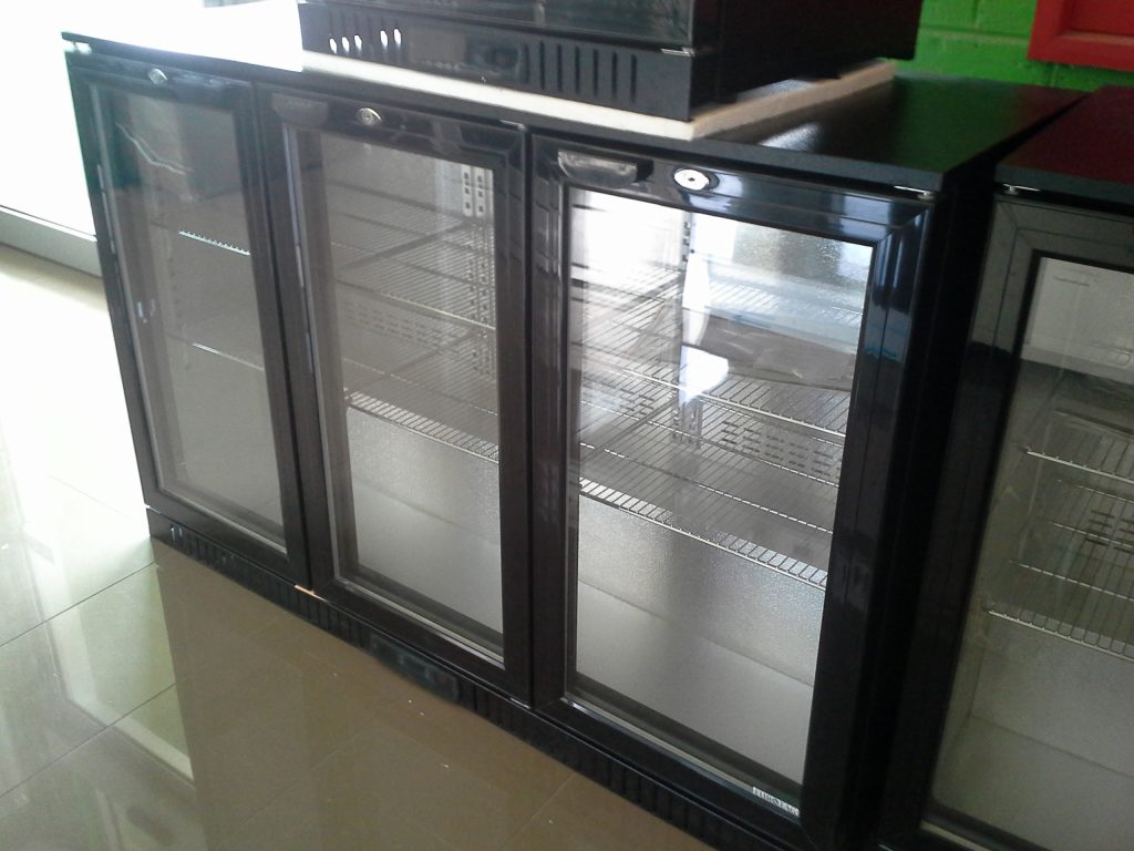 EUROTAG 328LT 3 DOOR UNDER BENCH BACK BAR DISPLAY FRIDGE 1 Years