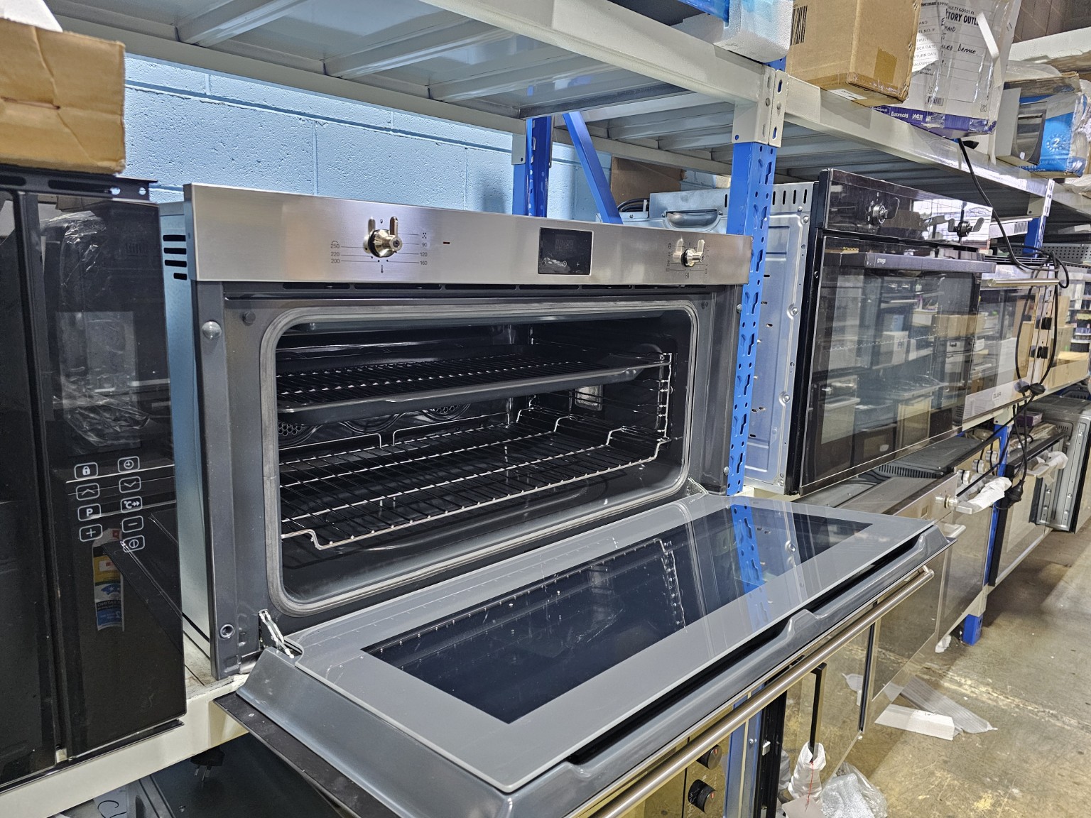 Smeg SFRA9300TVX 90cm Built-In Thermoseal Oven – Ex Display - Image 5