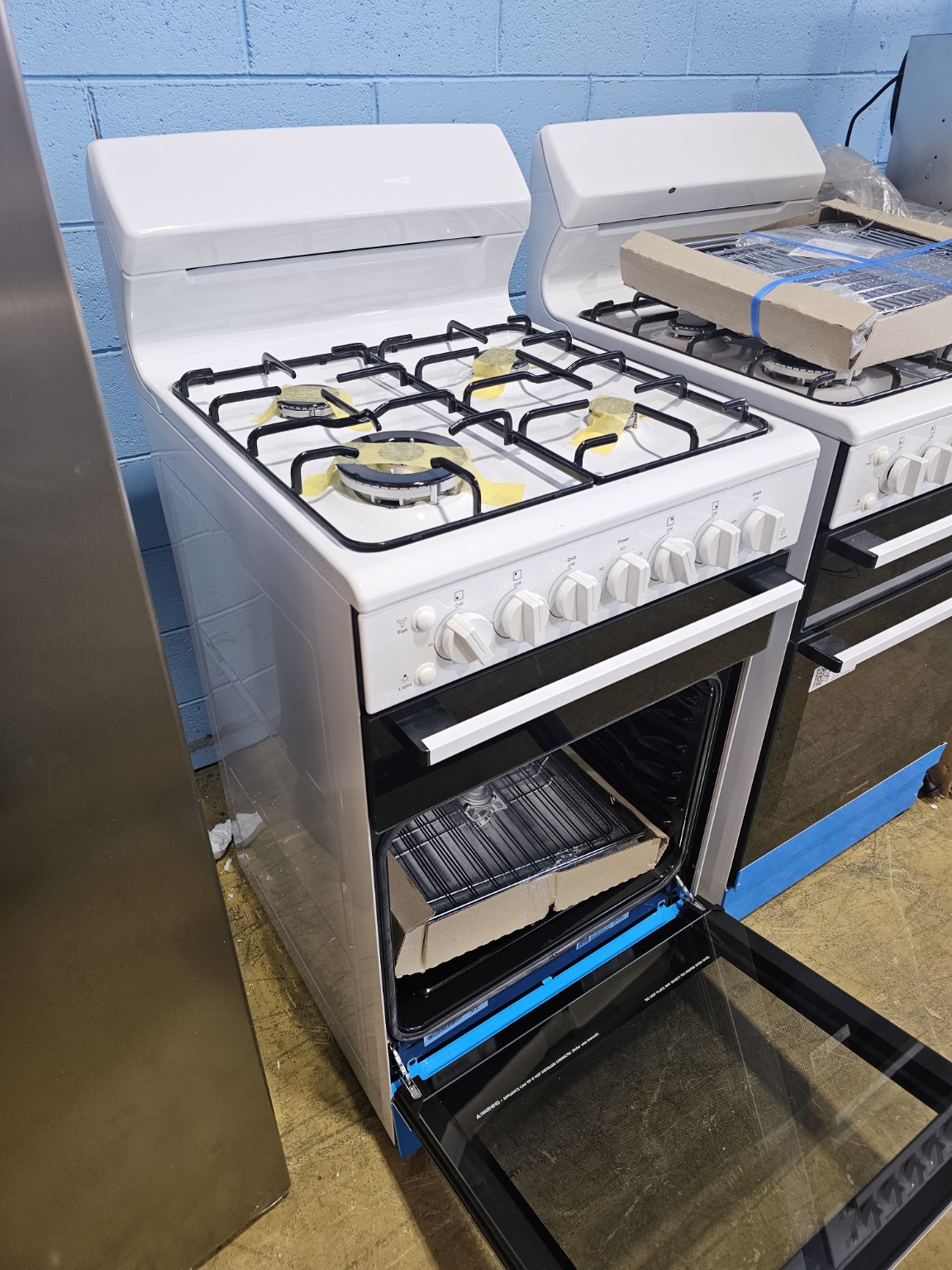 Westinghouse WLG512WCNG 54cm White Natural Gas Cooker – Ex Display Never Used - Image 3