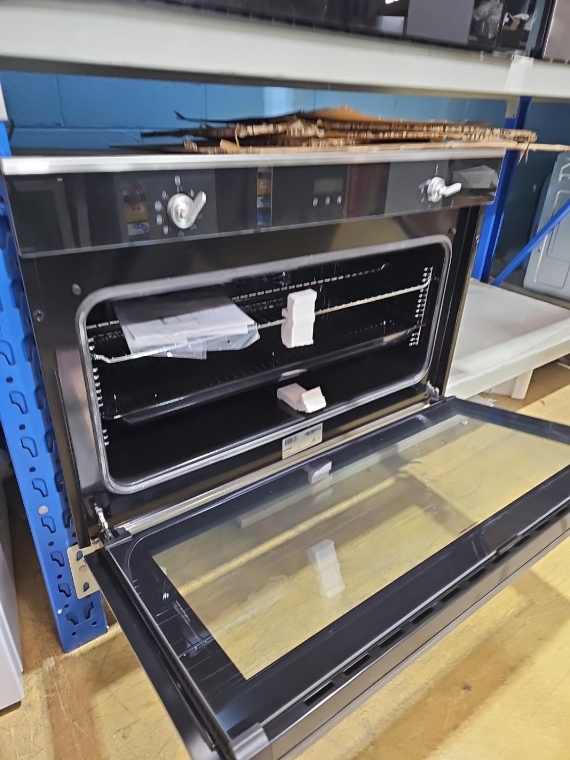Omega OBO960X1 90cm Built-In Electric Oven Factory Second – Never Used - Image 3