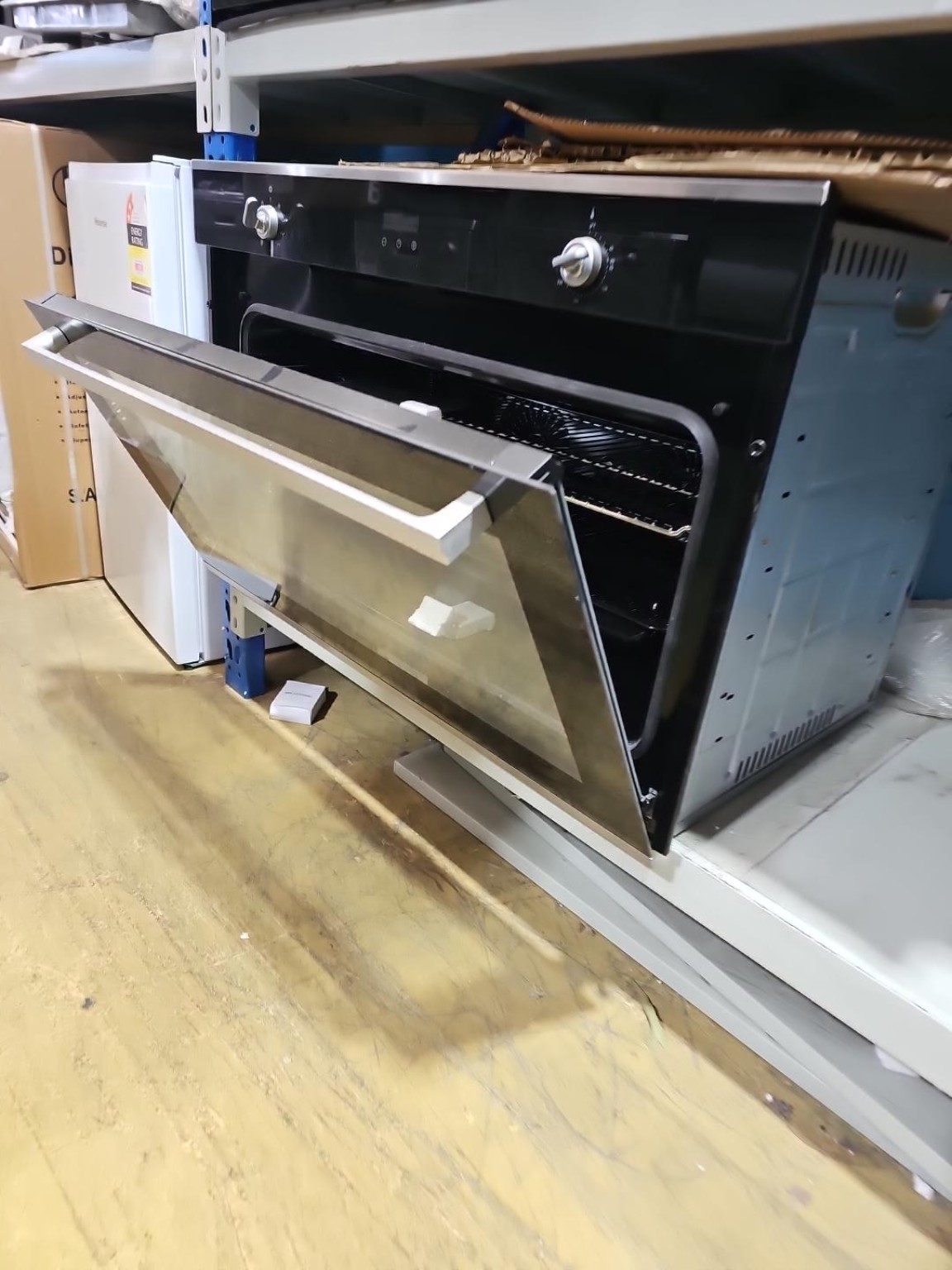 Omega OBO960X1 90cm Built-In Electric Oven Factory Second – Never Used - Image 4