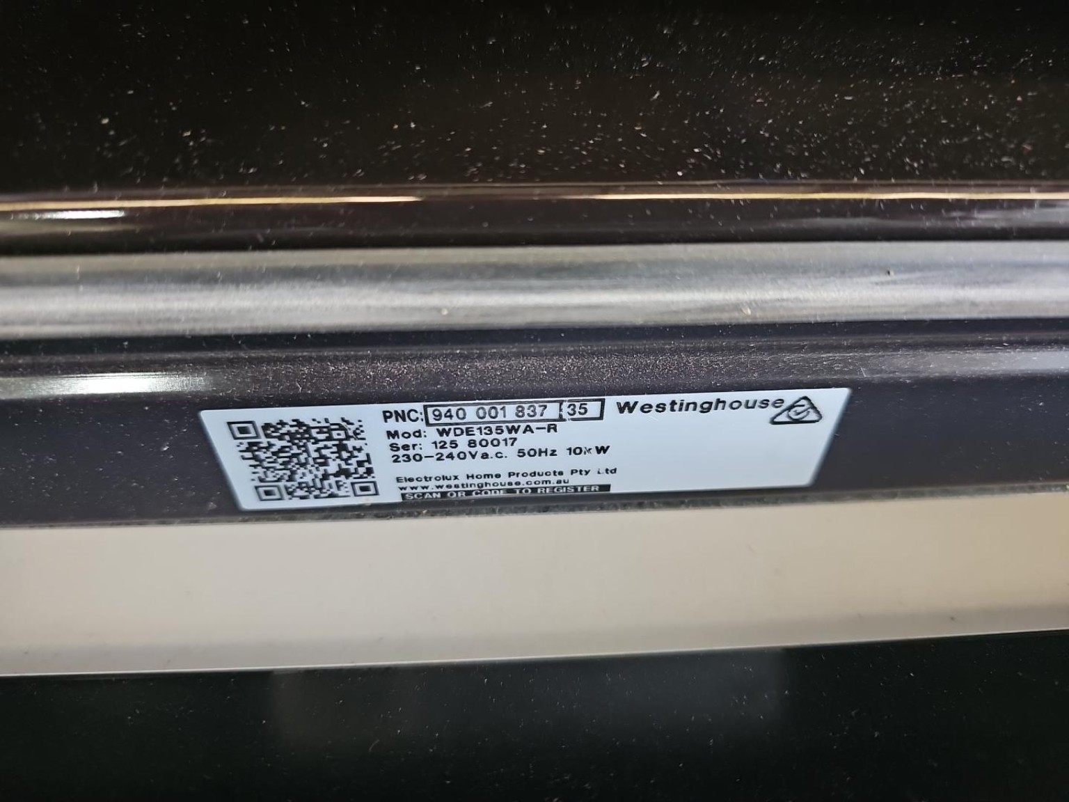 Westinghouse WDE135WA-R Elevated Electric Cooker – Ex Display Unit - Image 3