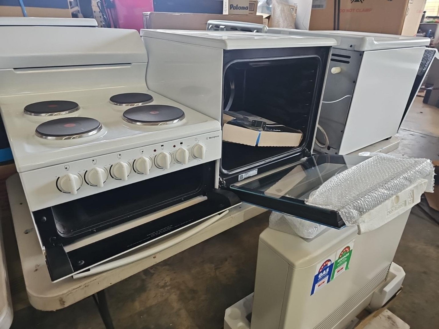 Westinghouse WDE135WA-R Elevated Electric Cooker